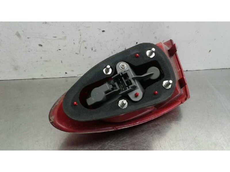 Recambio de piloto trasero izquierdo para alfa romeo 147 (190) 1.9 jtd impression referencia OEM IAM 0046556346  