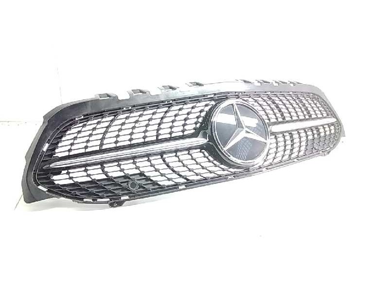 Recambio de rejilla delantera para mercedes clase a (bm 177) referencia OEM IAM A1778880200  