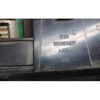 Recambio de cenicero para citroën xantia berlina referencia OEM IAM 9610614677  