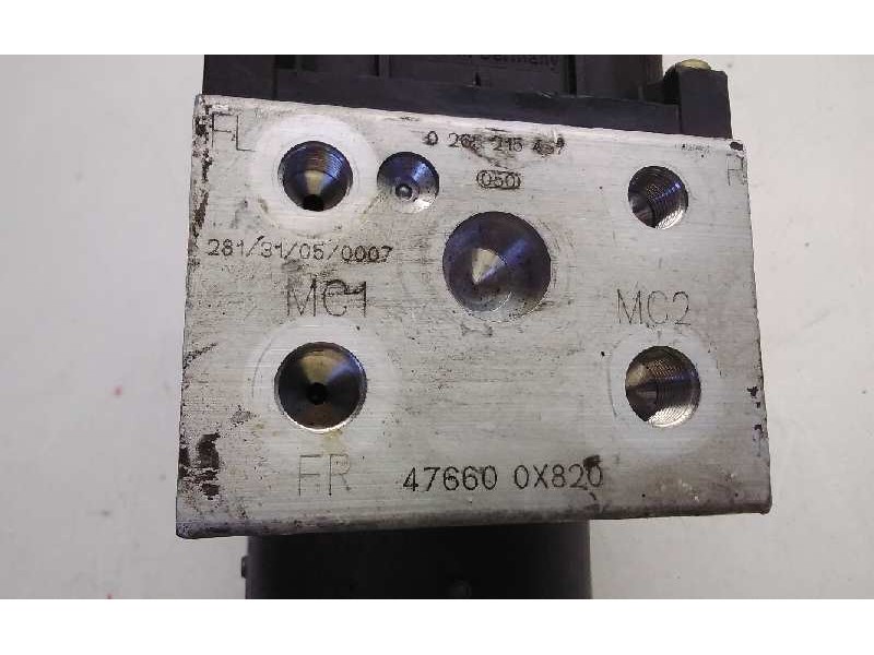 Recambio de centralita abs para nissan terrano (wd21) referencia OEM IAM 0265215457 DEFECTUOSO 