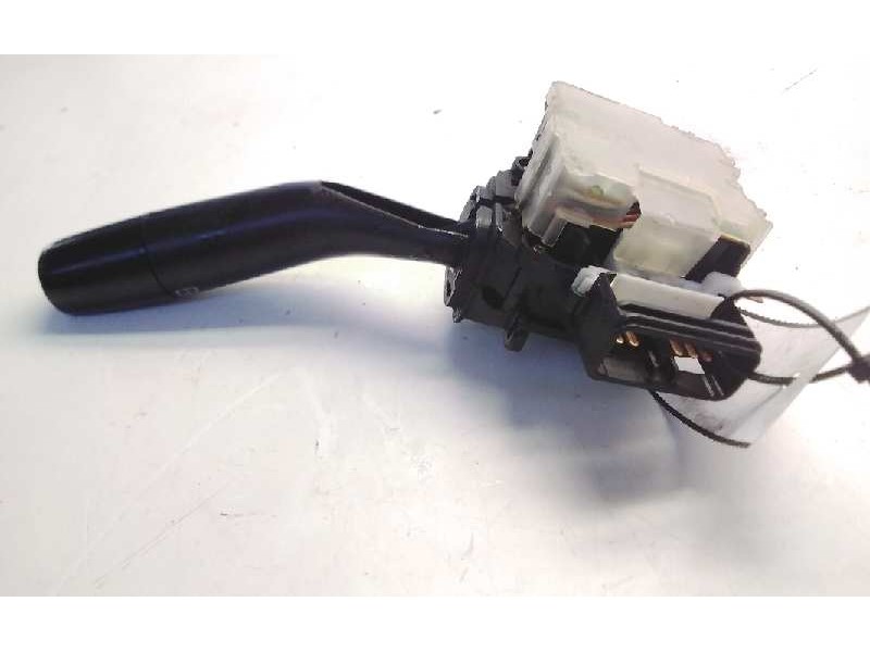 Recambio de mando limpia para mazda premacy (cp) active (74kw) referencia OEM IAM 17B22LH  