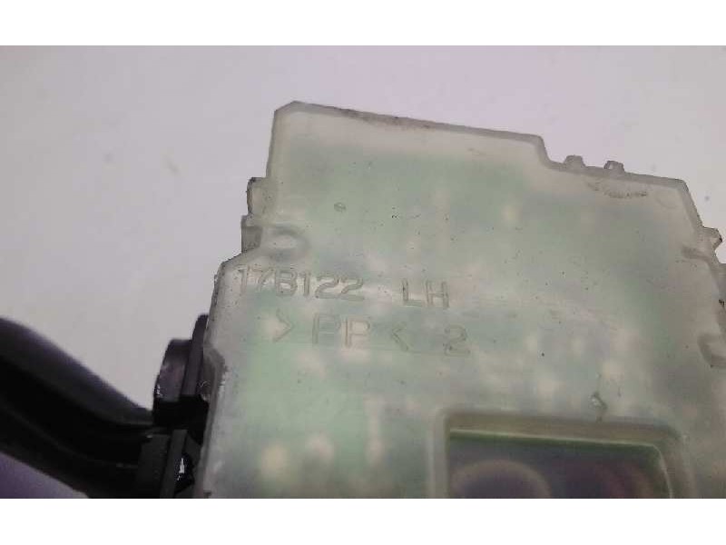 Recambio de mando limpia para mazda premacy (cp) active (74kw) referencia OEM IAM 17B22LH  