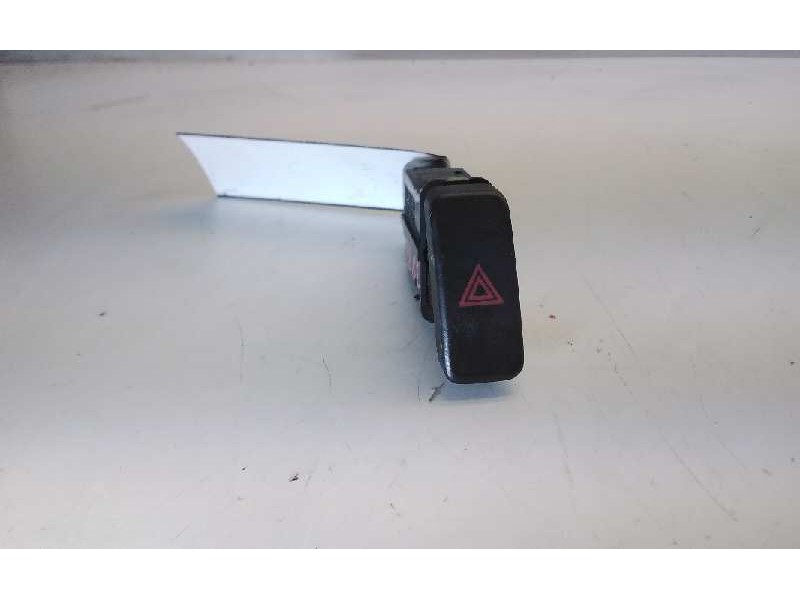 Recambio de warning para mazda premacy (cp) active (74kw) referencia OEM IAM 153132  