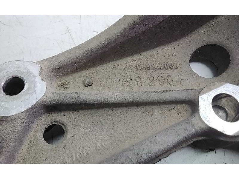 Recambio de soporte brazo suspension delantero derecho para volkswagen jetta (1k2) advance referencia OEM IAM 1K0199296  