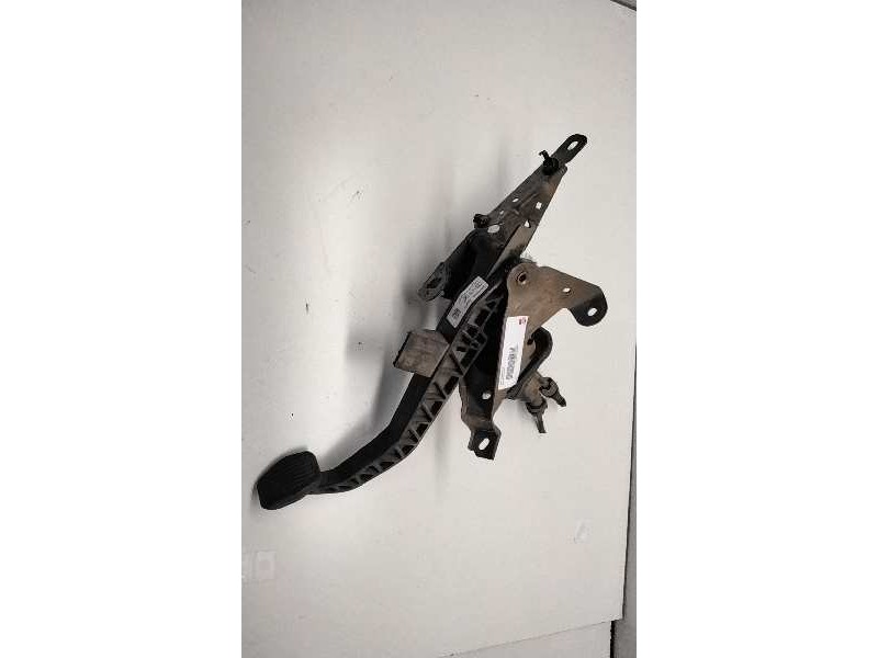 Recambio de pedal embrague para » otros... modelos referencia OEM IAM 4M517B633YB  106852