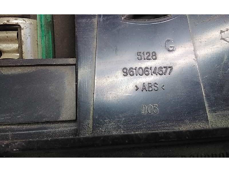 Recambio de cenicero para citroen xantia berlina referencia OEM IAM 9610614677  