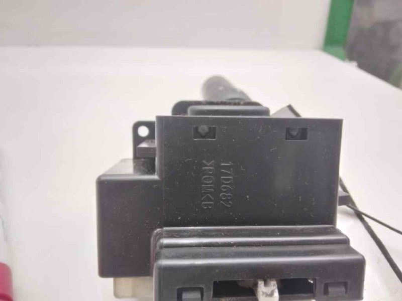 Recambio de mando luces para mazda 3 berlina (bk) 1.6 crdt active+ referencia OEM IAM 17D682  