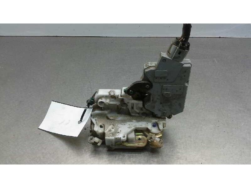 Recambio de cerradura puerta delantera derecha para nissan primera berlina (p11) slx referencia OEM IAM 805022F915  