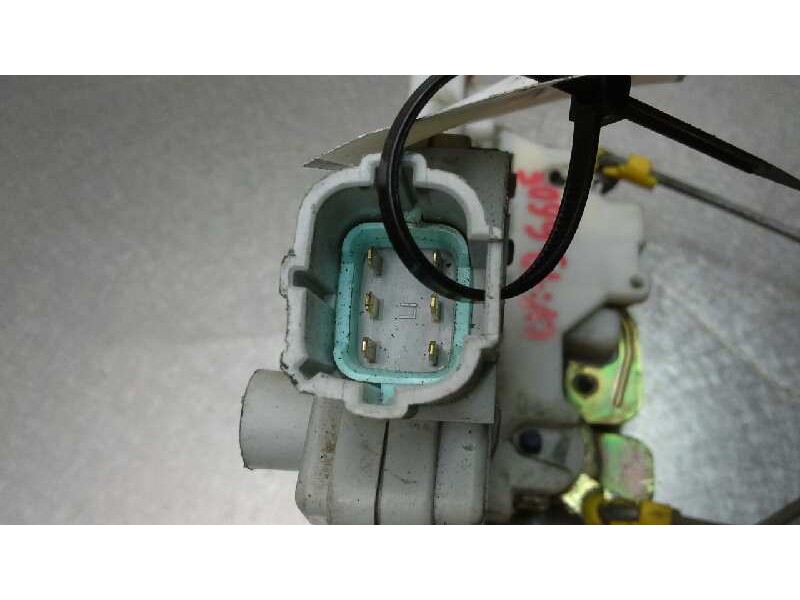 Recambio de cerradura puerta delantera izquierda para nissan primera berlina (p11) slx referencia OEM IAM 805032F010  