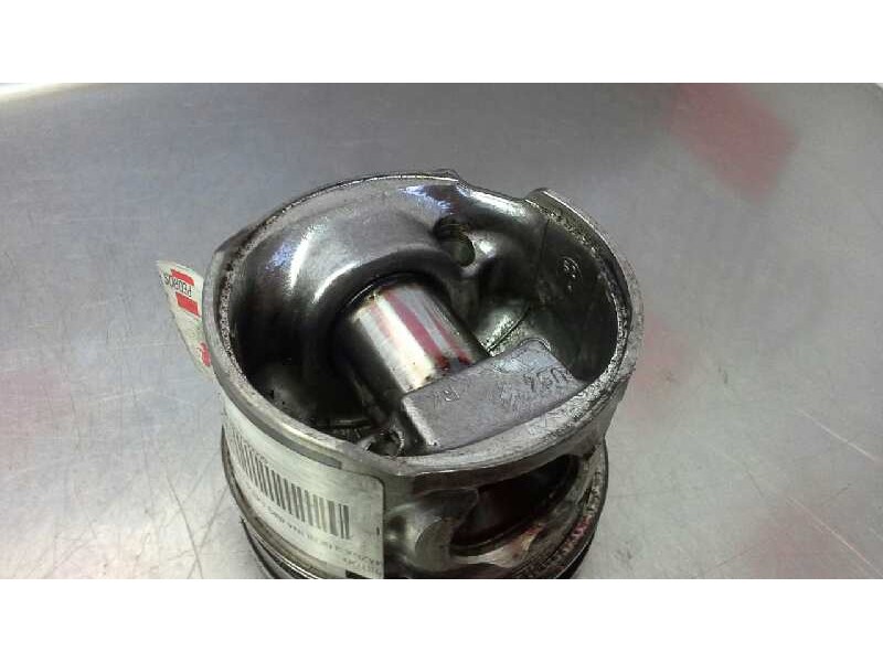 Recambio de piston para mazda 3 berlina (bk) 1.6 cd diesel cat referencia OEM IAM   