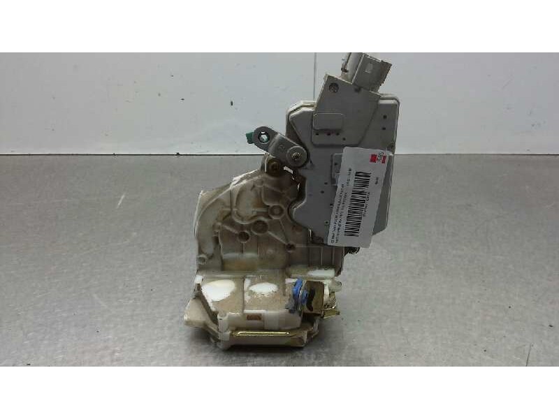 Recambio de cerradura puerta trasera derecha para nissan primera berlina (p11) slx referencia OEM IAM 825029F511  