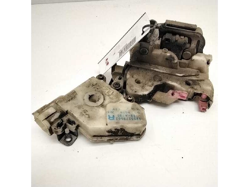 Recambio de cerradura puerta trasera derecha para nissan primera berlina (p11) slx referencia OEM IAM 825029F511  