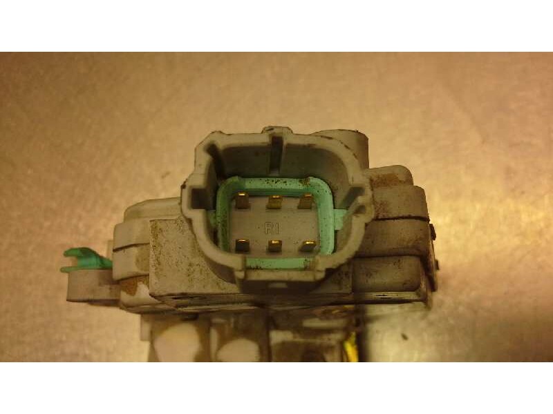 Recambio de cerradura puerta trasera derecha para nissan primera berlina (p11) slx referencia OEM IAM 825029F511  