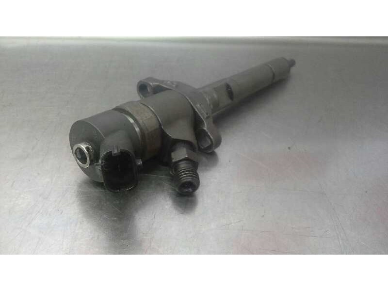 Recambio de inyector para mazda 3 berlina (bk) 1.6 cd diesel cat referencia OEM IAM 0445110165  