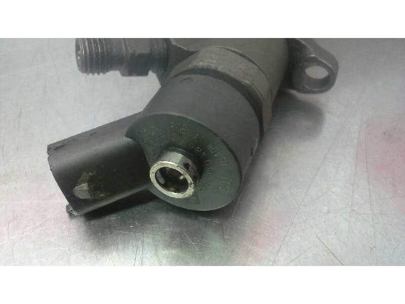 Recambio de inyector para mazda 3 berlina (bk) 1.6 cd diesel cat referencia OEM IAM 0445110165  