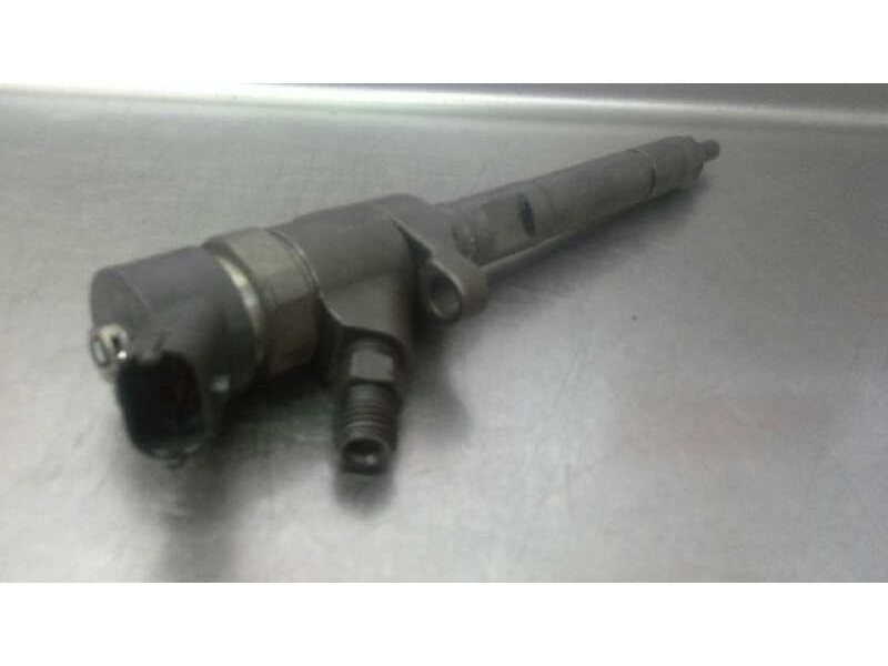 Recambio de inyector para mazda 3 berlina (bk) 1.6 cd diesel cat referencia OEM IAM 0445110165  