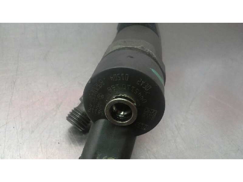 Recambio de inyector para mazda 3 berlina (bk) 1.6 cd diesel cat referencia OEM IAM 0445110165  