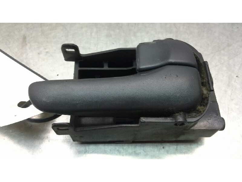 Recambio de maneta interior delantera derecha para nissan primera berlina (p11) slx referencia OEM IAM 806702F001  