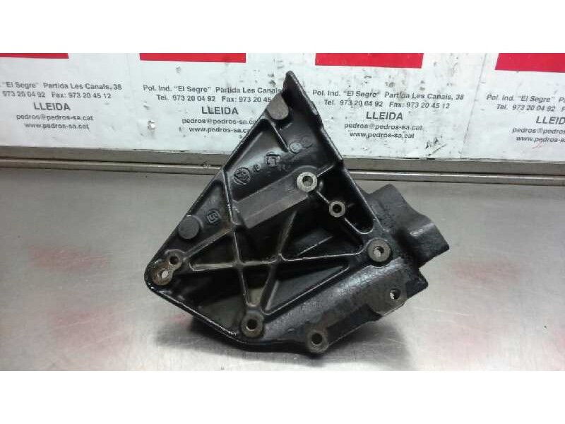 Recambio de soporte bomba inyeccion para citroen saxo 1.5 d seduction referencia OEM IAM   
