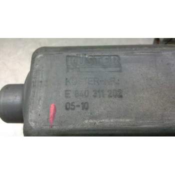 Recambio de motor elevalunas delantero derecho para audi a4 avant (8e) referencia OEM IAM E840311202  