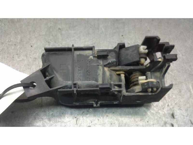 Recambio de maneta interior delantera izquierda para mitsubishi montero (v60/v70) referencia OEM IAM   