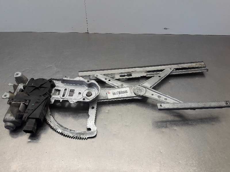 Recambio de elevalunas delantero derecho para opel corsa c club referencia OEM IAM 24466594  