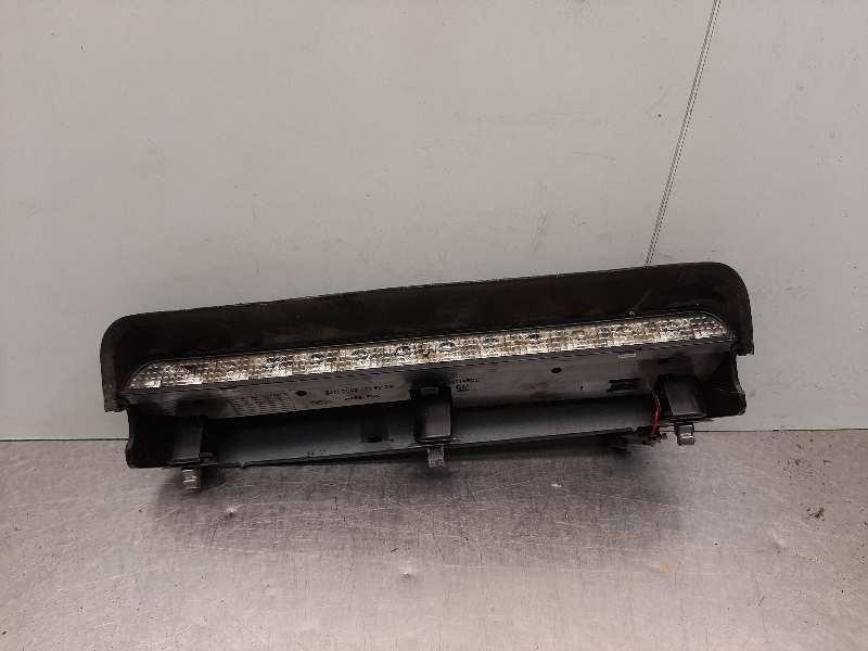 Recambio de piloto trasero central para opel corsa c club referencia OEM IAM 24416515  