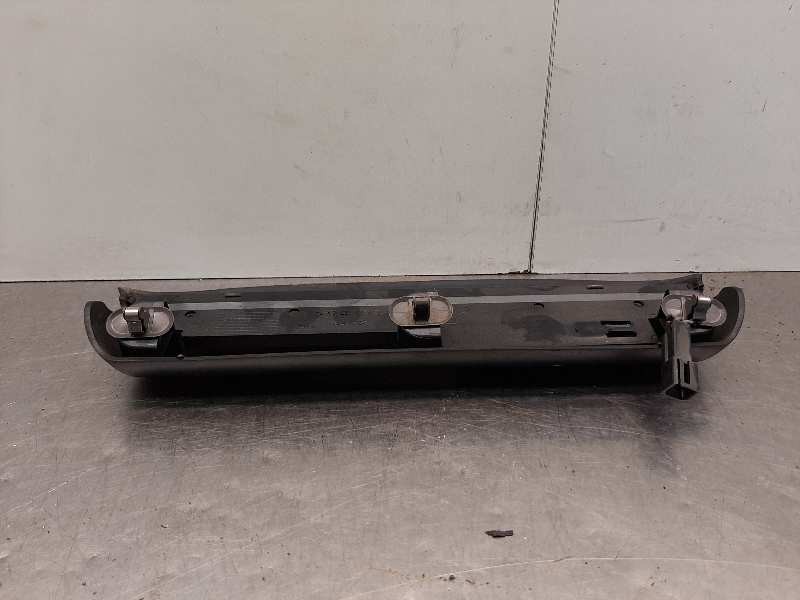 Recambio de piloto trasero central para opel corsa c club referencia OEM IAM 24416515  