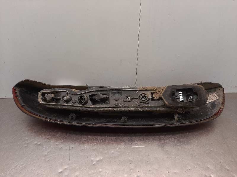 Recambio de piloto trasero derecho para opel corsa c club referencia OEM IAM 09196364  