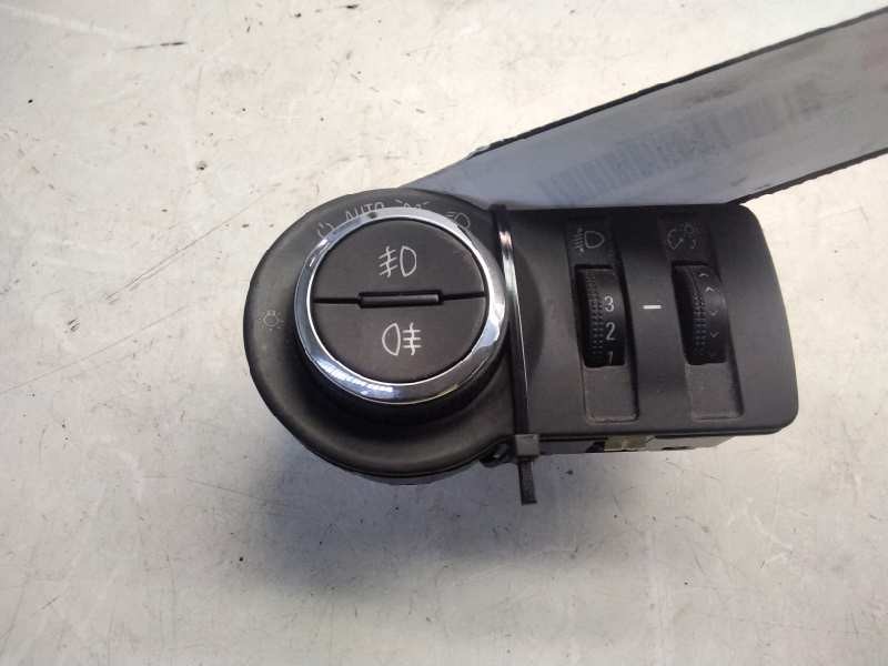 Recambio de mando luces para opel insignia berlina cosmo referencia OEM IAM 13268702  