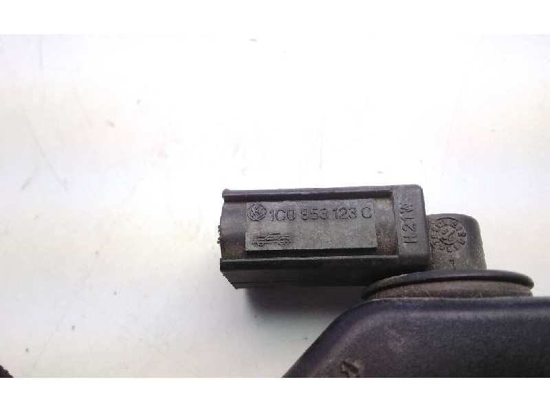 Recambio de piloto delantero derecho para volkswagen scirocco (137) referencia OEM IAM 1K8953042E  