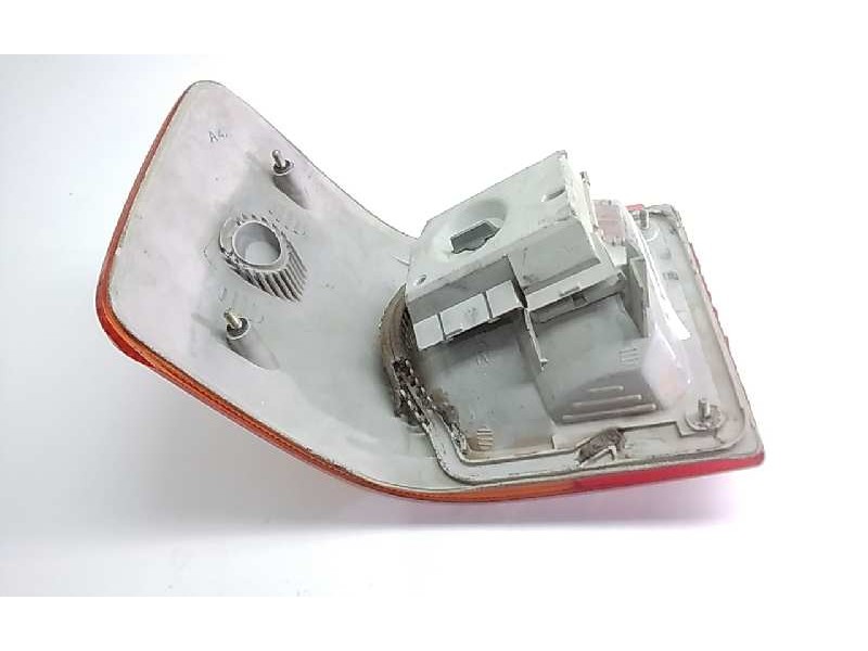 Recambio de piloto trasero derecho para audi 80/90 (893) 90 referencia OEM IAM 893945217  