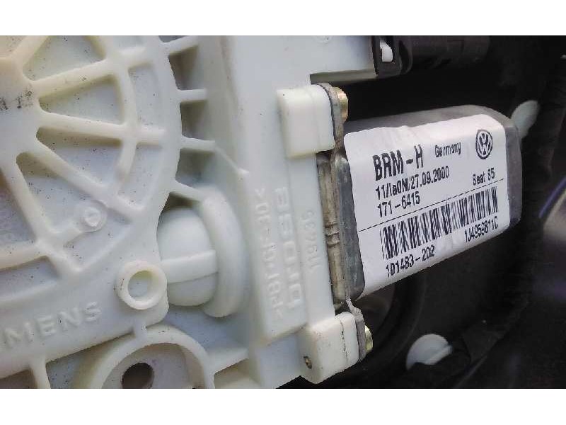 Recambio de elevalunas trasero izquierdo para volkswagen passat berl./combi w8 referencia OEM IAM 1J0035411D  