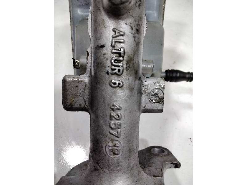 Recambio de bomba freno para renault trafic combi (ab 4.01) 2.0 dci diesel fap cat referencia OEM IAM 425712  