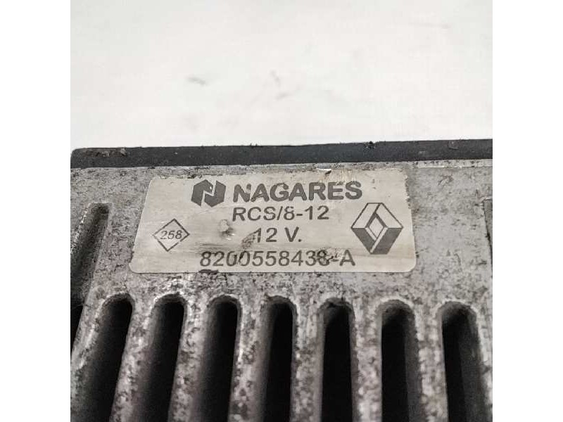 Recambio de caja reles para renault trafic combi (ab 4.01) 2.0 dci diesel fap cat referencia OEM IAM 8200558438A  