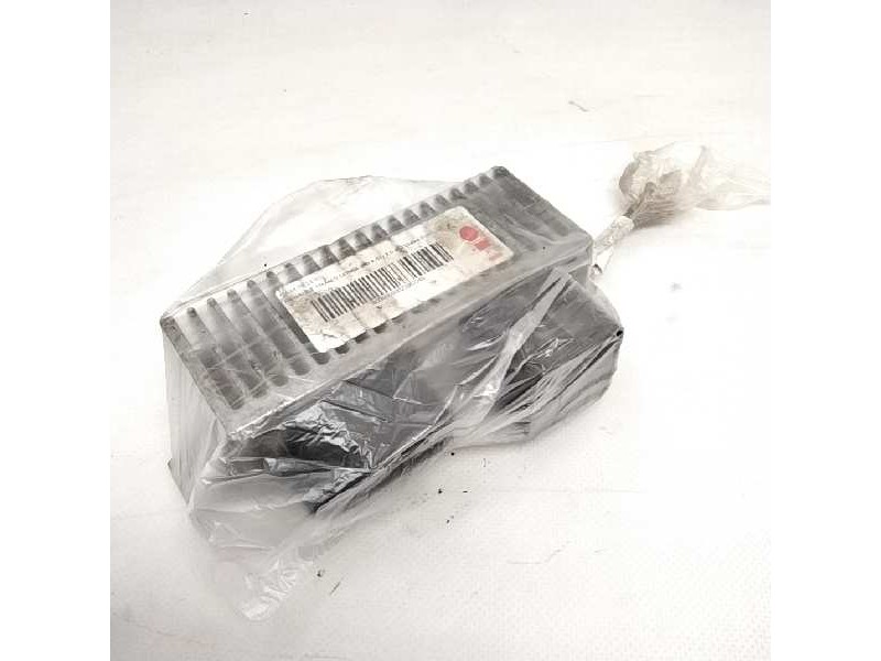 Recambio de caja reles para renault trafic combi (ab 4.01) 2.0 dci diesel fap cat referencia OEM IAM 8200558438A  