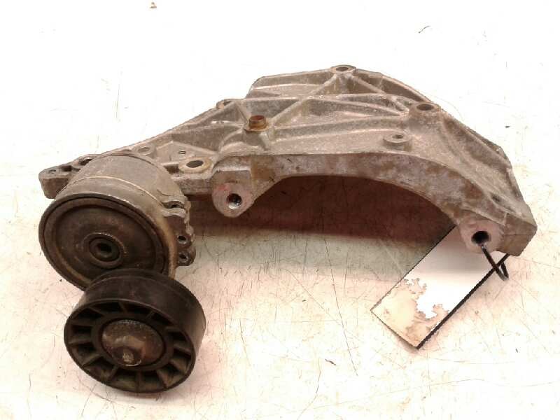 Recambio de soporte alternador para peugeot 407 st confort pack referencia OEM IAM 9682367380  