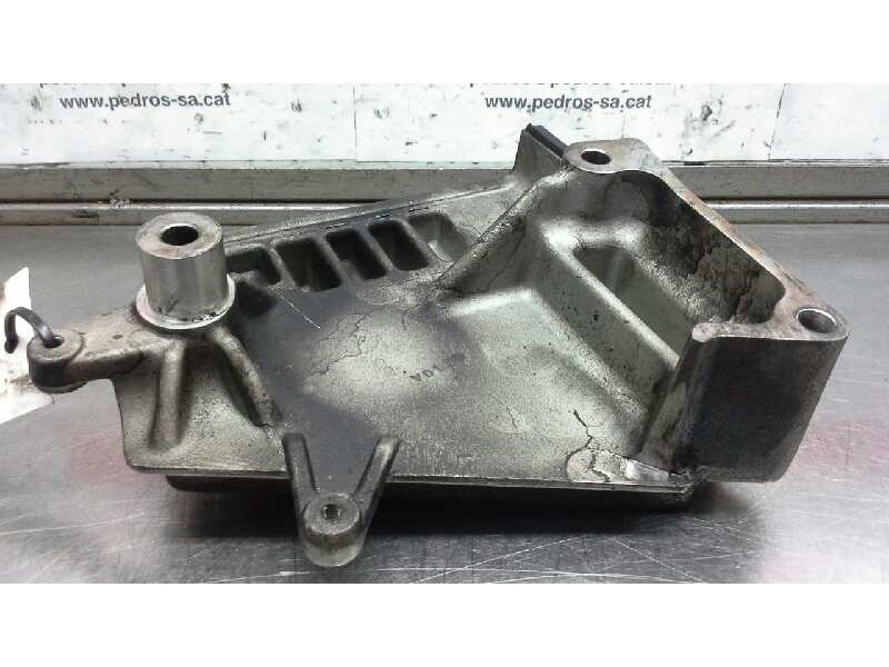 Recambio de soporte motor derecho inferior para chevrolet captiva 2.0 diesel cat referencia OEM IAM 96440352  