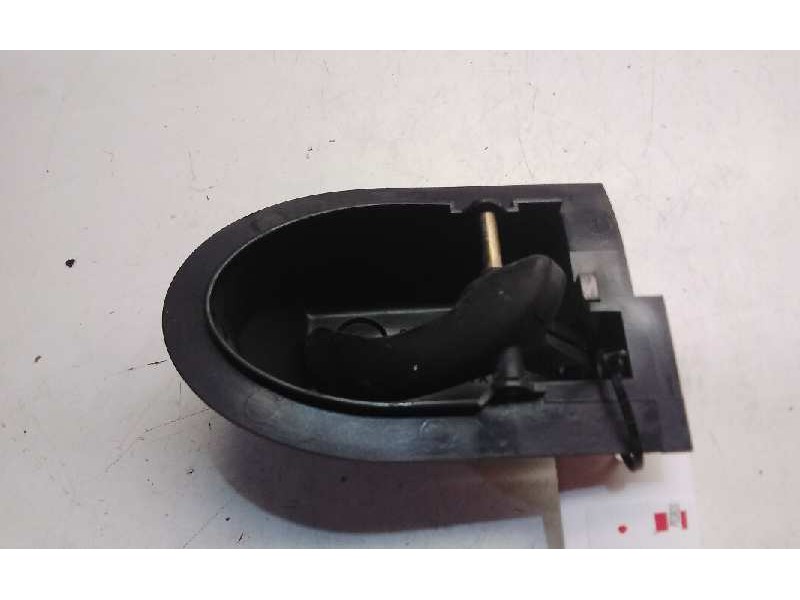 Recambio de maneta interior delantera derecha para ford fiesta berlina (dx) referencia OEM IAM 96FGA22600AE  
