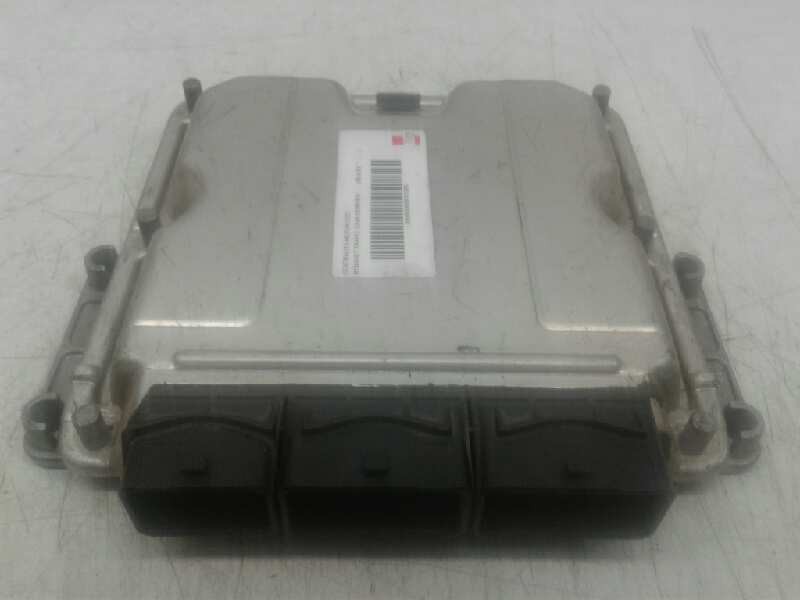 Recambio de centralita motor uce para renault trafic caja cerrada (ab 4.01) referencia OEM IAM 0281010632  109346