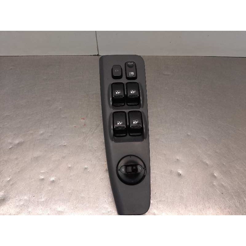 Recambio de mando elevalunas delantero izquierdo para kia cerato 1.6 lx familiar (5-ptas.) referencia OEM IAM 935702F100GW  