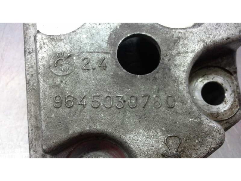 Recambio de soporte motor derecho inferior para citroen c5 berlina sx (e) referencia OEM IAM 9645030780  