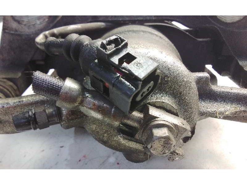 Recambio de pinza freno delantera derecha para volkswagen golf vii lim. 1.6 16v tdi dpf referencia OEM IAM 8V0615124  