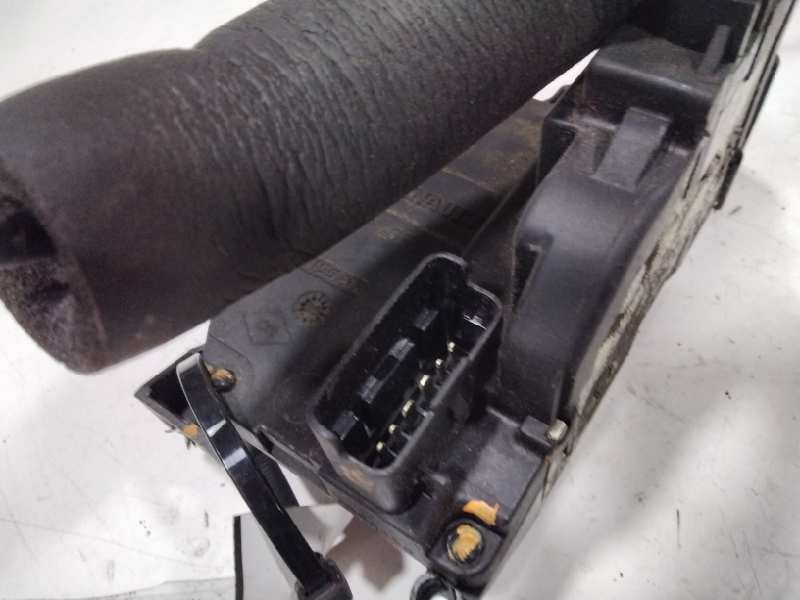 Recambio de cerradura puerta trasera derecha para renault megane iii berlina 5 p expression referencia OEM IAM 82502GG  