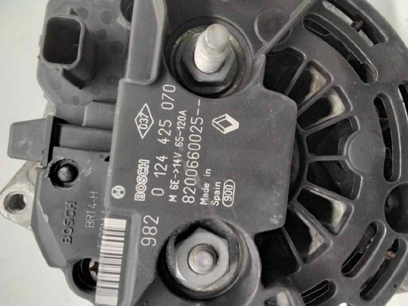 Recambio de alternador para renault megane iii berlina 5 p expression referencia OEM IAM 0124425070 8200660025 14V 120A