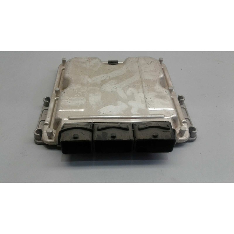 Recambio de centralita motor uce para renault trafic combi (ab 4.01) referencia OEM IAM 0281010632 352 