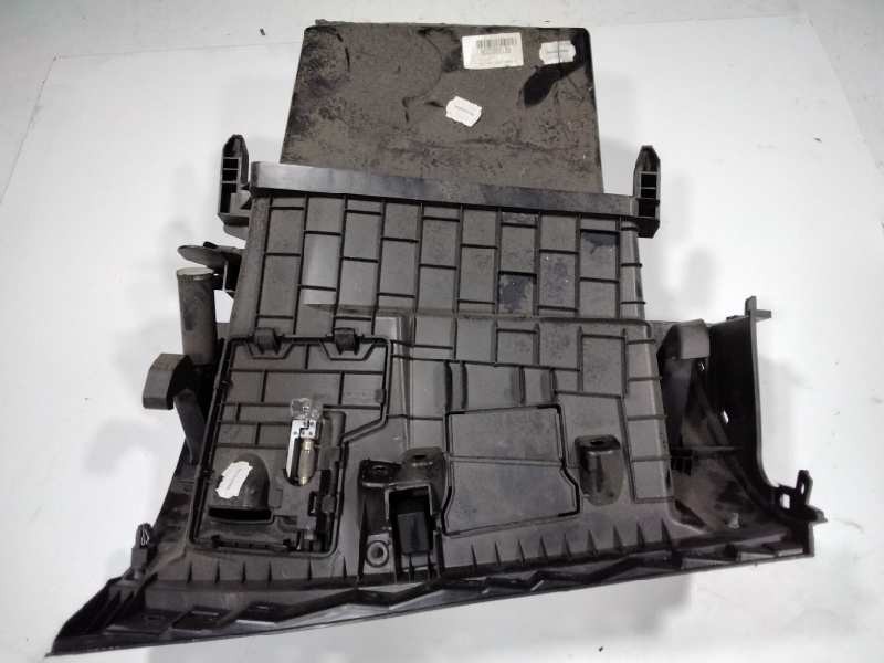 Recambio de guantera para renault megane iii berlina 5 p expression referencia OEM IAM 681080020R  