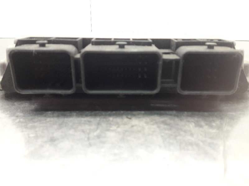 Recambio de centralita motor uce para renault scenic ii referencia OEM IAM 0281011389 369 8200263396