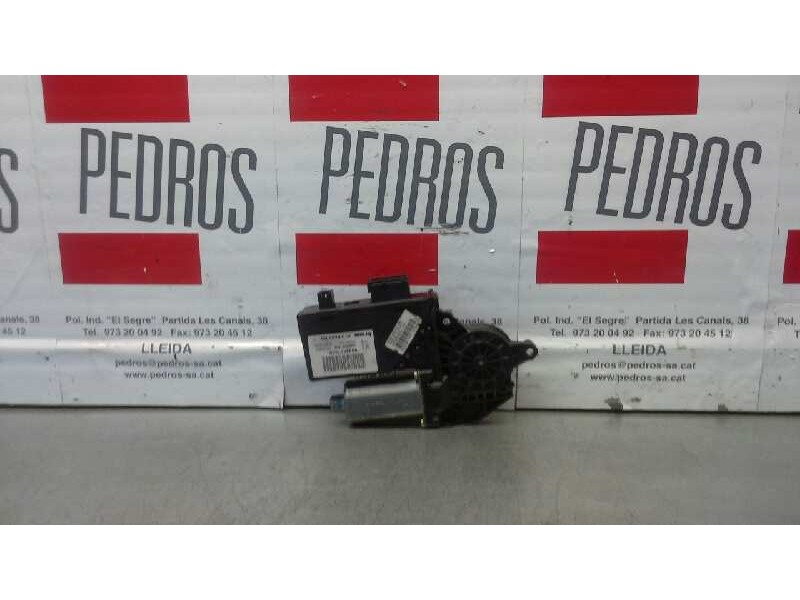 Recambio de motor elevalunas delantero derecho para peugeot 307 (s1) xs referencia OEM IAM 0130821766  