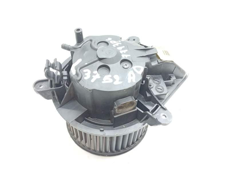 Recambio de motor calefaccion para citroën xsara (n1) 2.0 hdi 90 referencia OEM IAM 210681233  